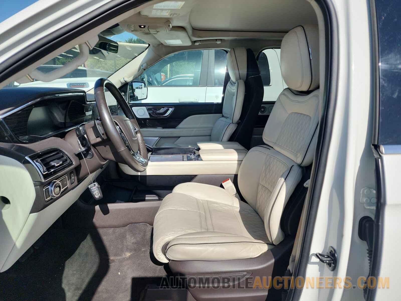 5LMJJ2TT7MEL16760 Lincoln Navigator 2021