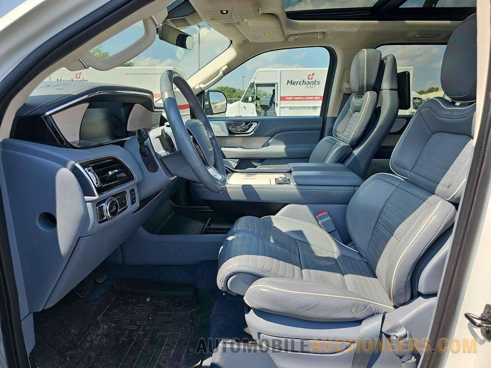 5LMJJ3TTXMEL07184 Lincoln Navigator L 2021