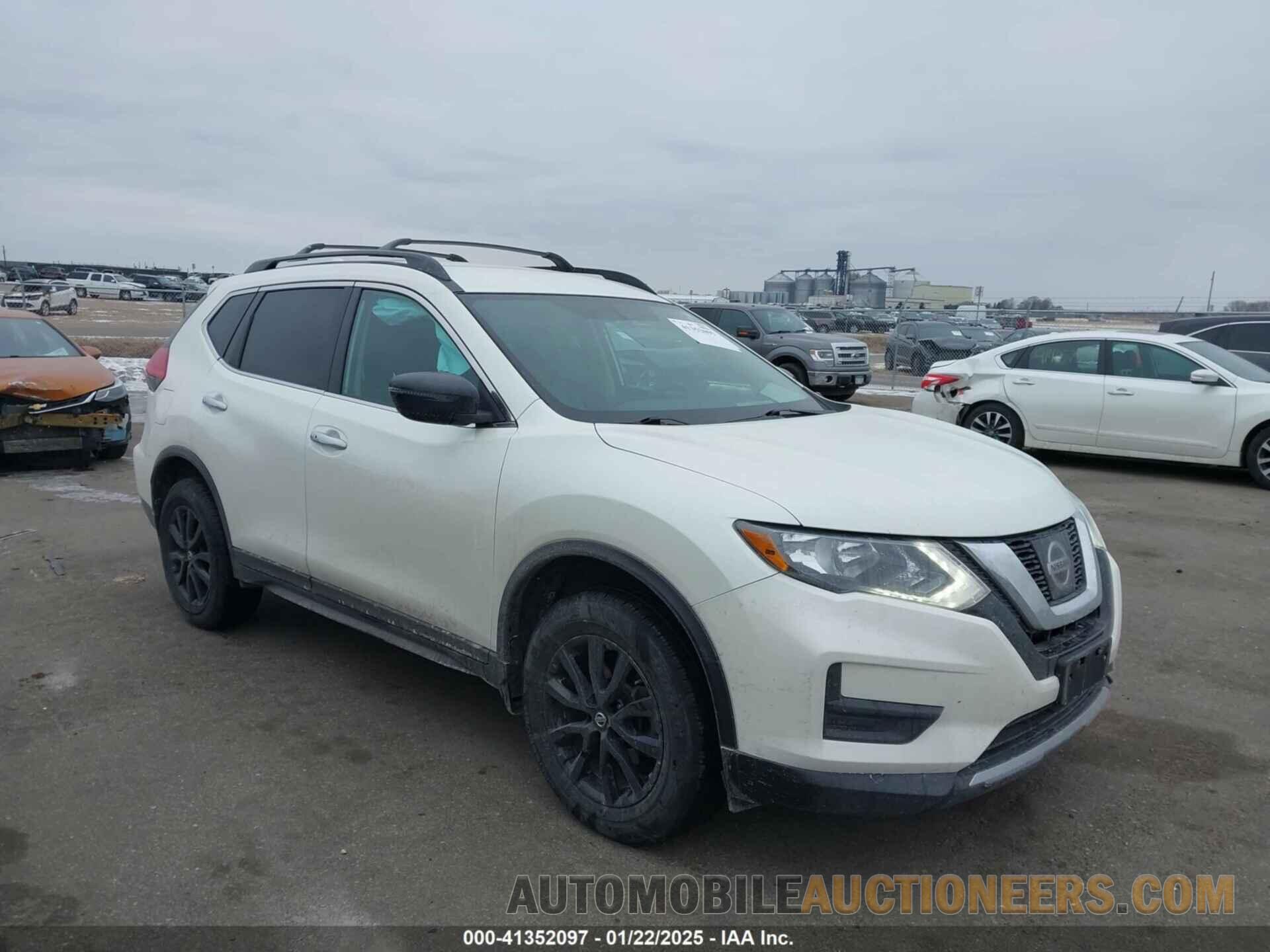 5N1AT2MV4HC829687 NISSAN ROGUE 2017