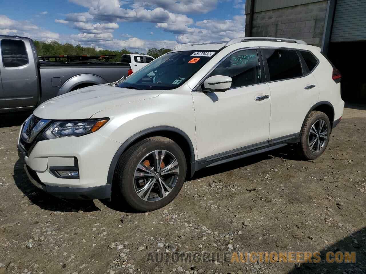 5N1AT2MV8JC821985 NISSAN ROGUE 2018