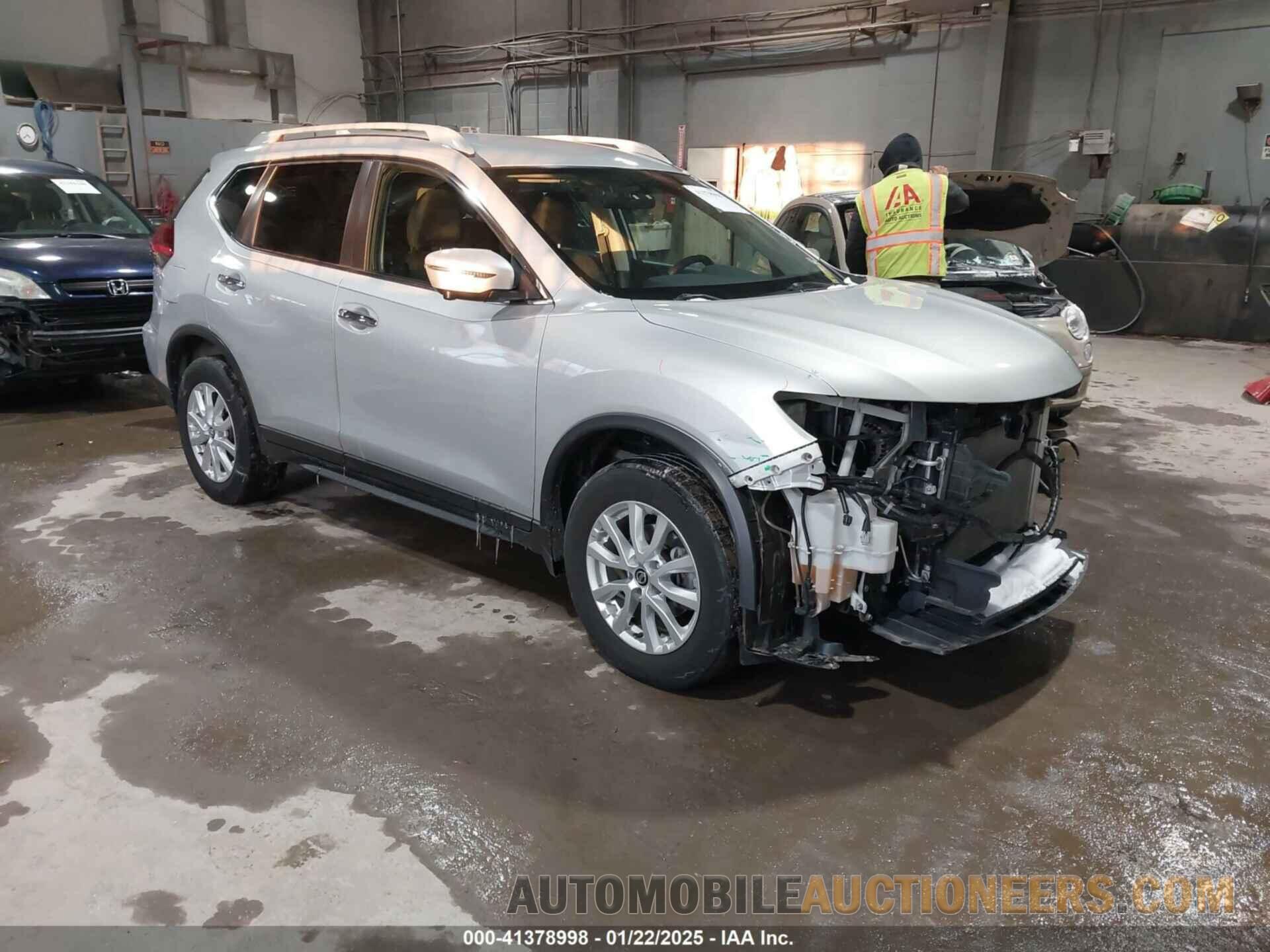 5N1AT2MVXHC879607 NISSAN ROGUE 2017