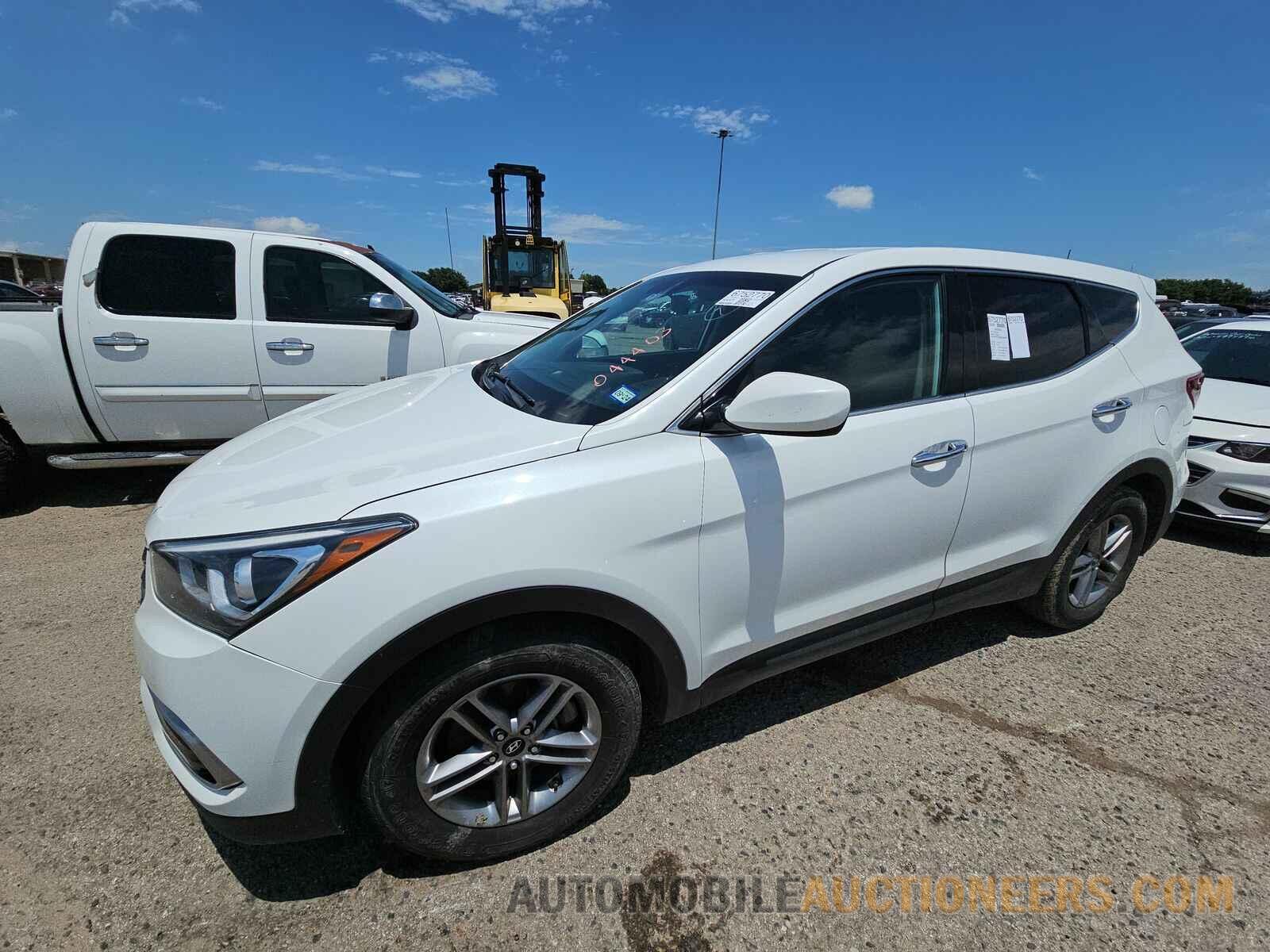 5NMZT3LB8HH044403 Hyundai Santa Fe 2017