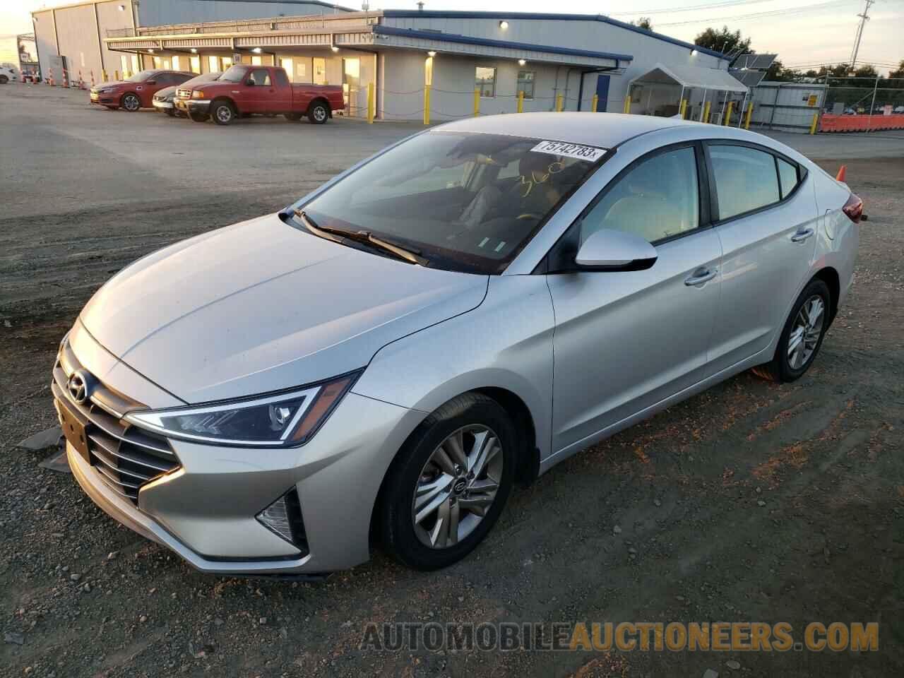 5NPD84LF2KH477584 HYUNDAI ELANTRA 2019