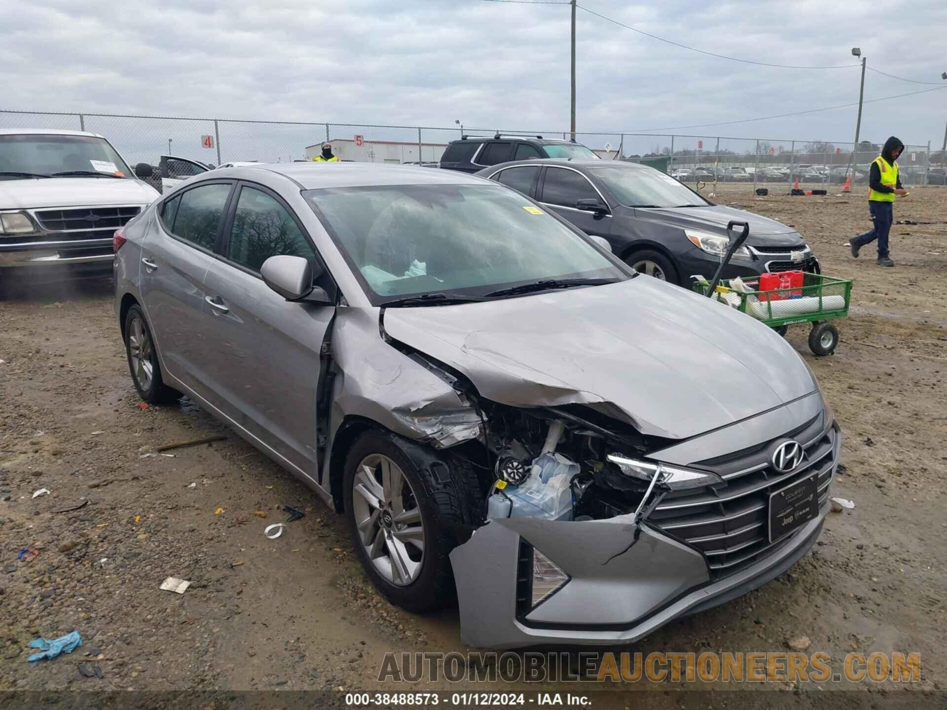 5NPD84LF2LH556979 HYUNDAI ELANTRA 2020