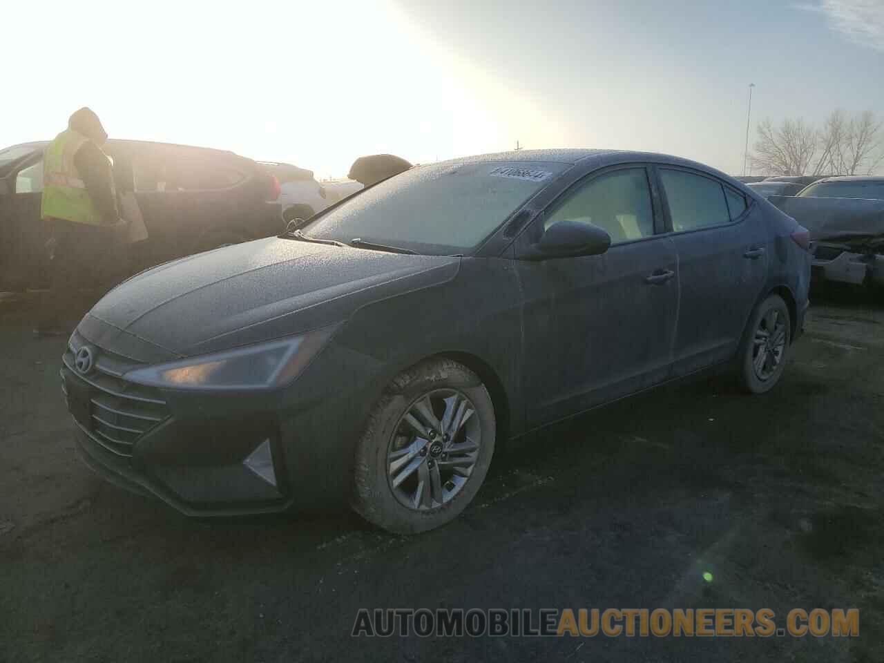 5NPD84LF9LH585976 HYUNDAI ELANTRA 2020