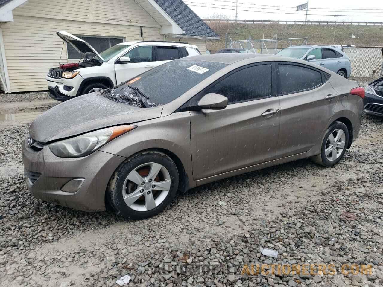 5NPDH4AE0DH194498 HYUNDAI ELANTRA 2013