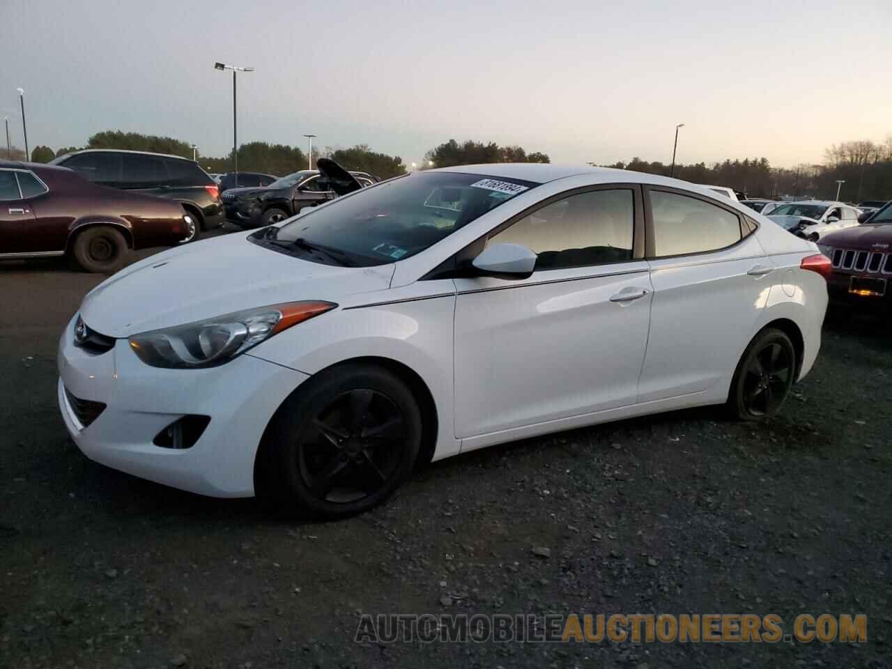 5NPDH4AE0DH270012 HYUNDAI ELANTRA 2013