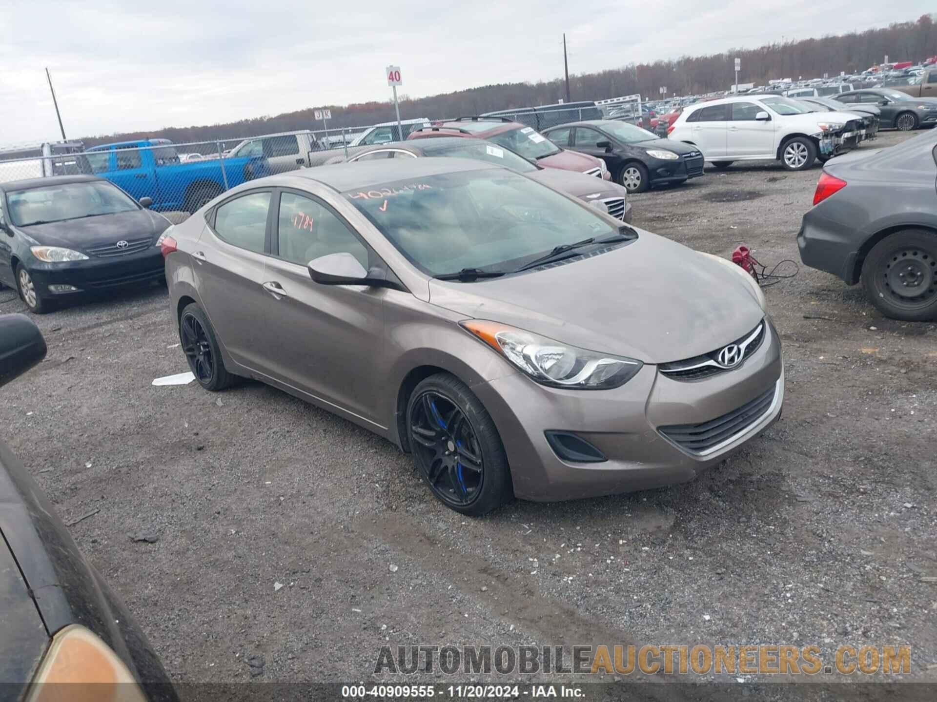 5NPDH4AE0DH279986 HYUNDAI ELANTRA 2013