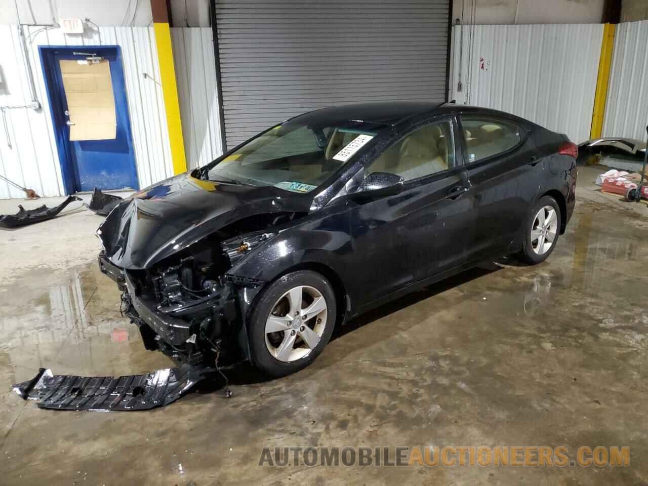 5NPDH4AE0DH289806 HYUNDAI ELANTRA 2013