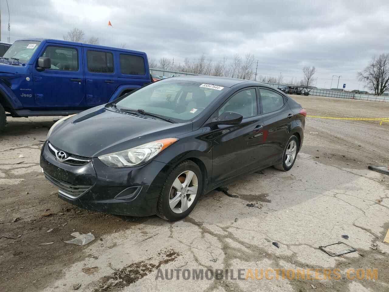 5NPDH4AE0DH371874 HYUNDAI ELANTRA 2013