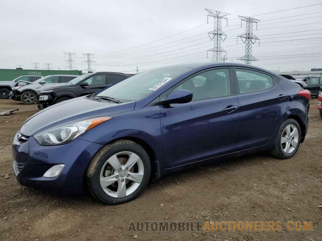 5NPDH4AE0DH399318 HYUNDAI ELANTRA 2013