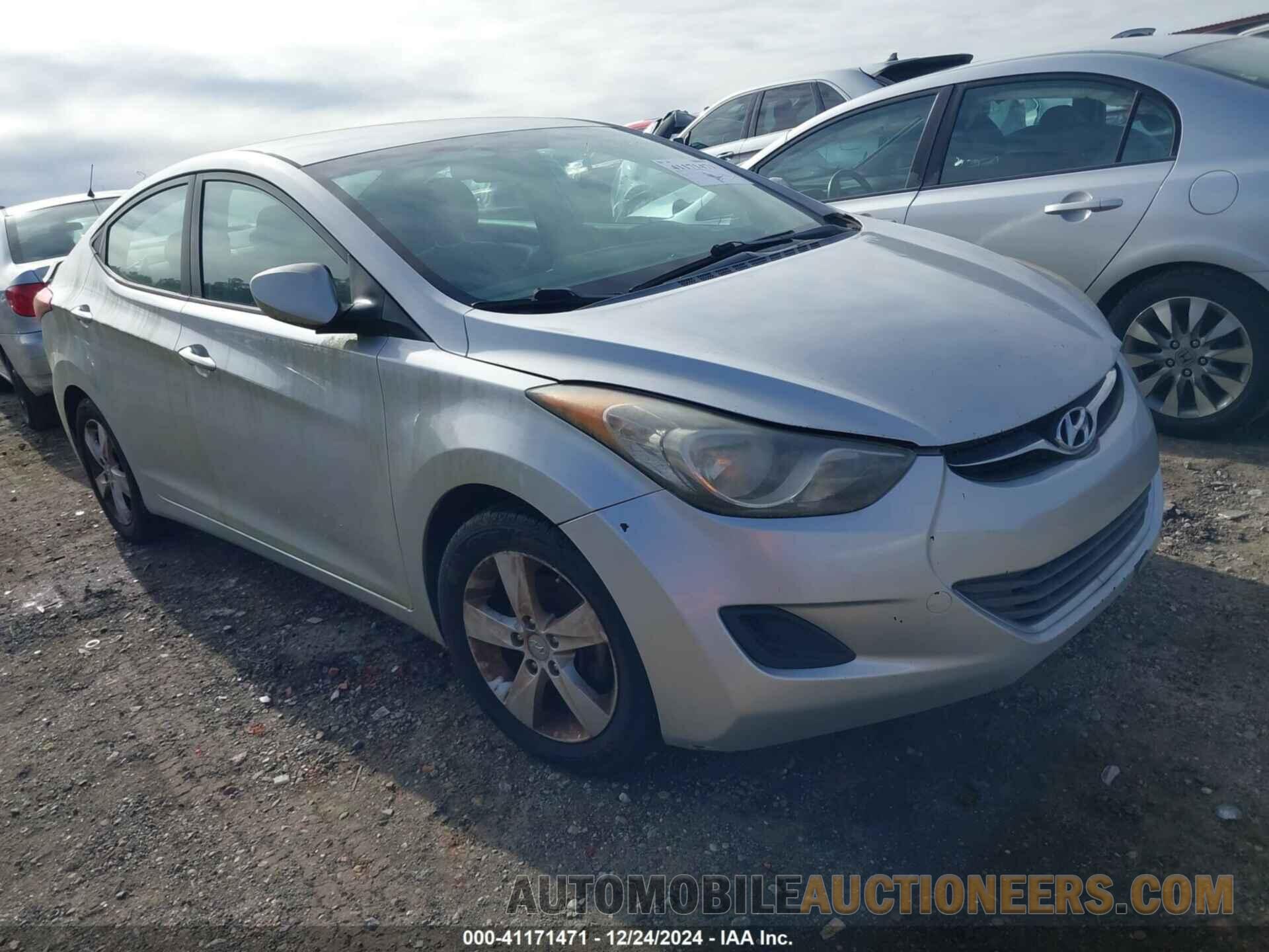 5NPDH4AE0DH413881 HYUNDAI ELANTRA 2013