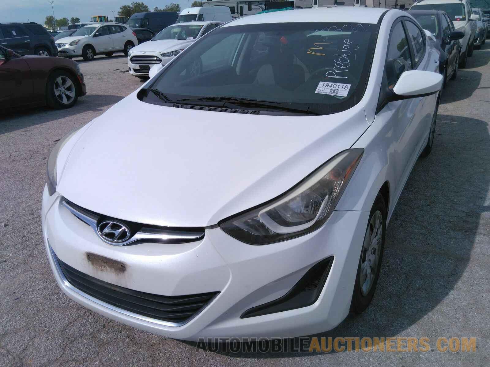 5NPDH4AE0GH673069 Hyundai Elantra 2016