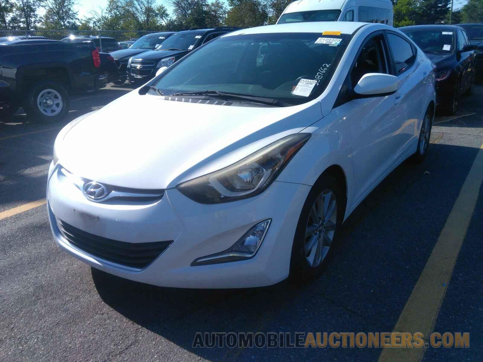 5NPDH4AE0GH683424 Hyundai Elantra 2016