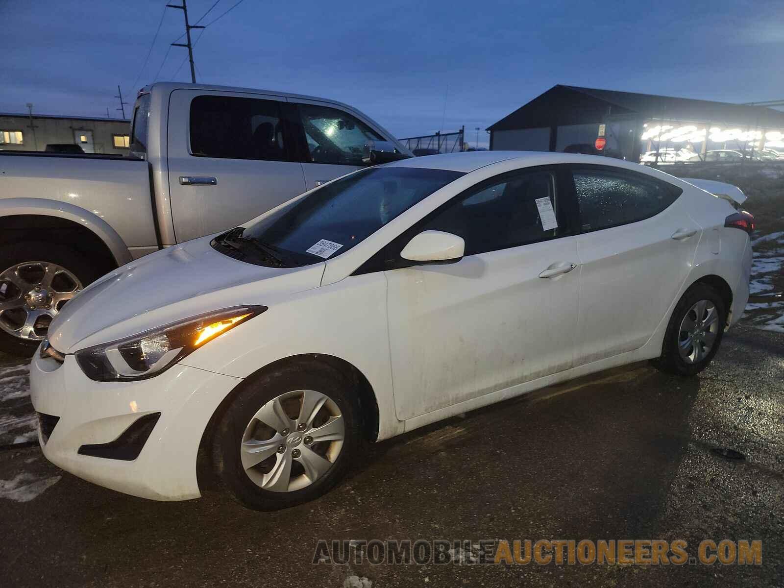 5NPDH4AE0GH686694 Hyundai Elantra SE 2016