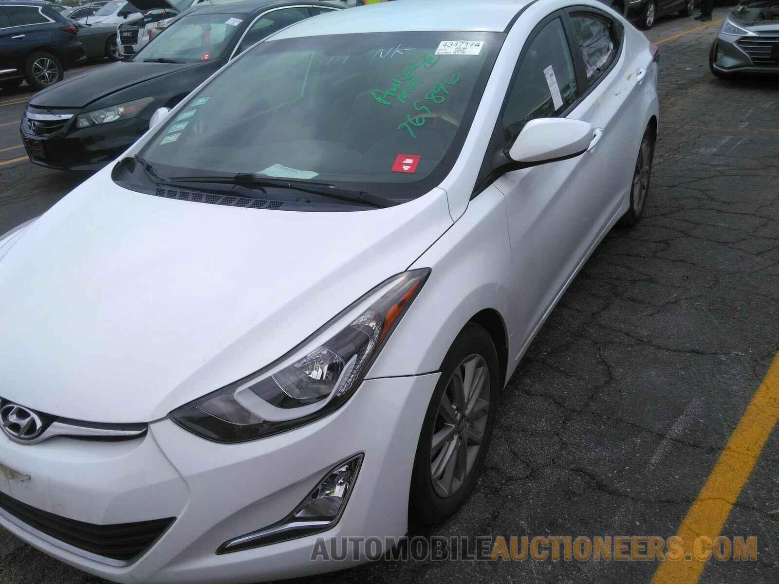 5NPDH4AE0GH769896 Hyundai Elantra SE 2016