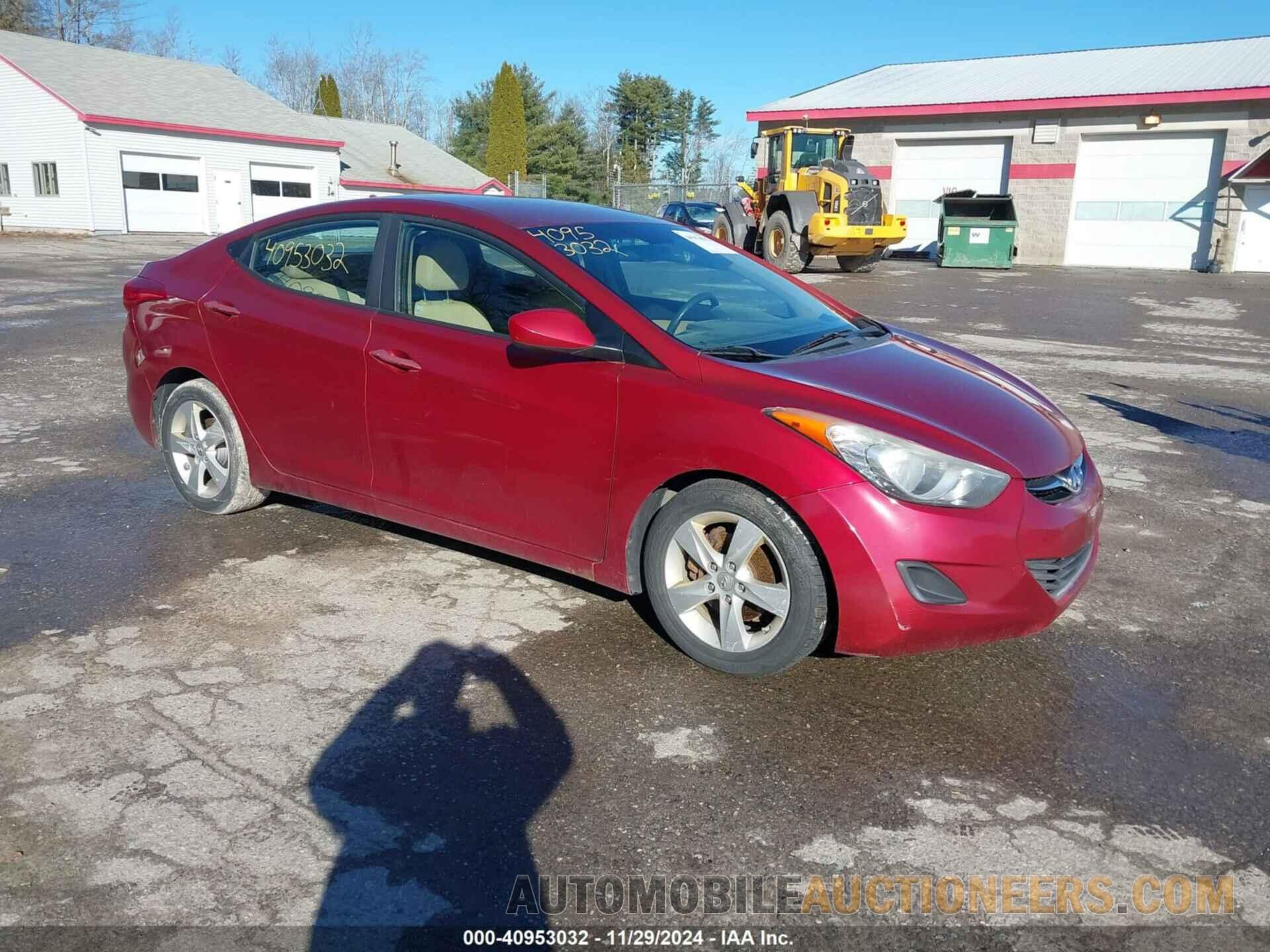 5NPDH4AE1DH263165 HYUNDAI ELANTRA 2013