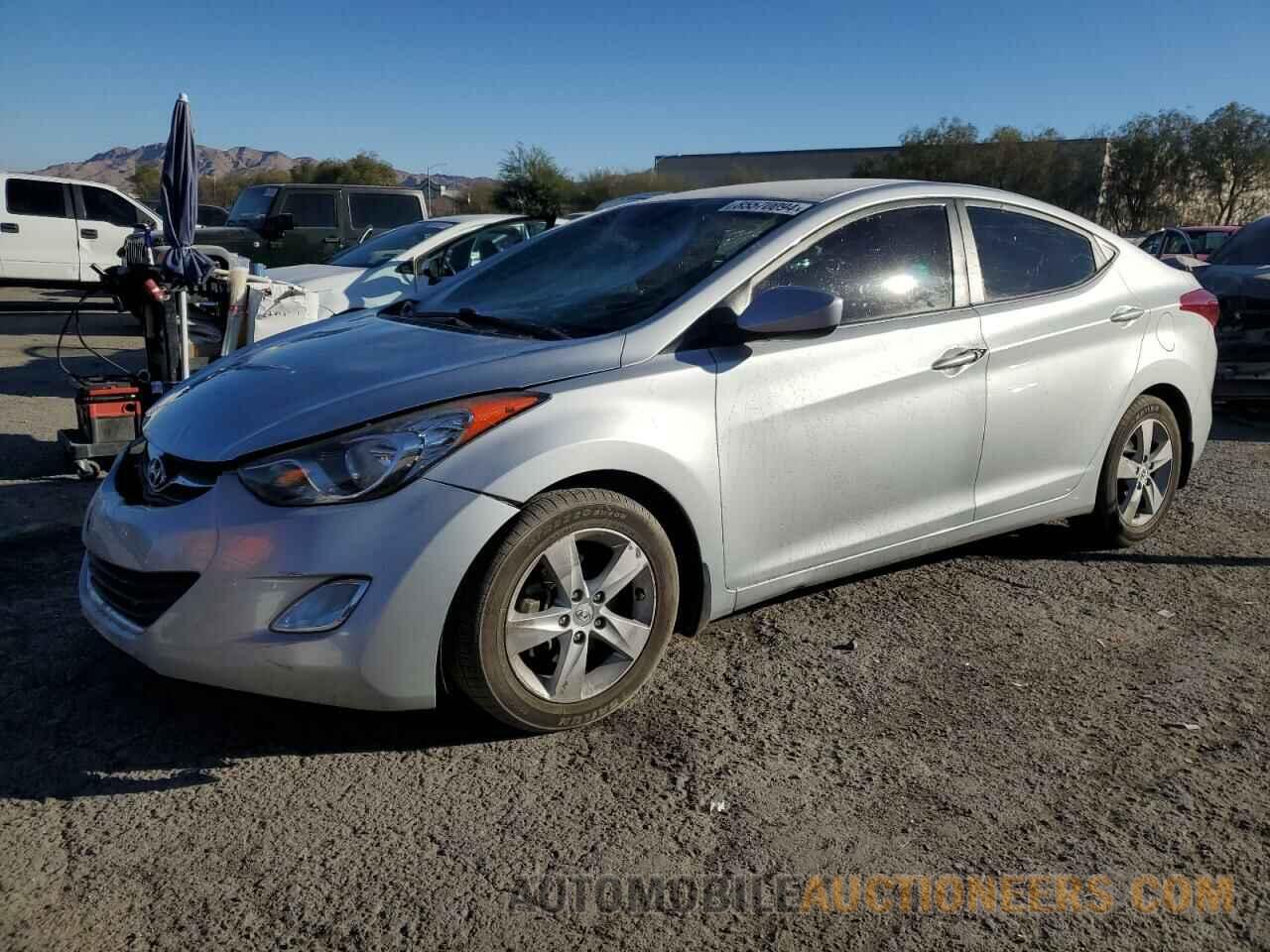 5NPDH4AE1DH276885 HYUNDAI ELANTRA 2013