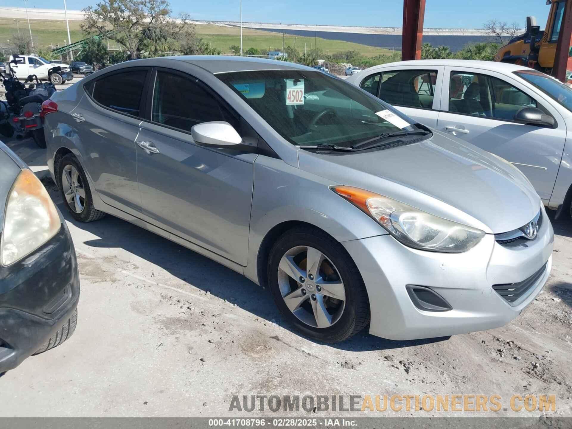 5NPDH4AE1DH303535 HYUNDAI ELANTRA 2013