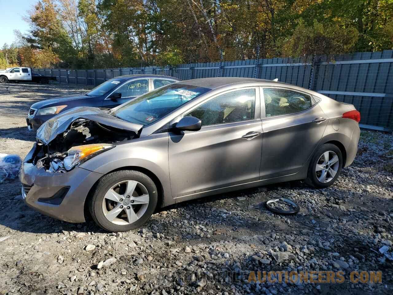 5NPDH4AE1DH326099 HYUNDAI ELANTRA 2013