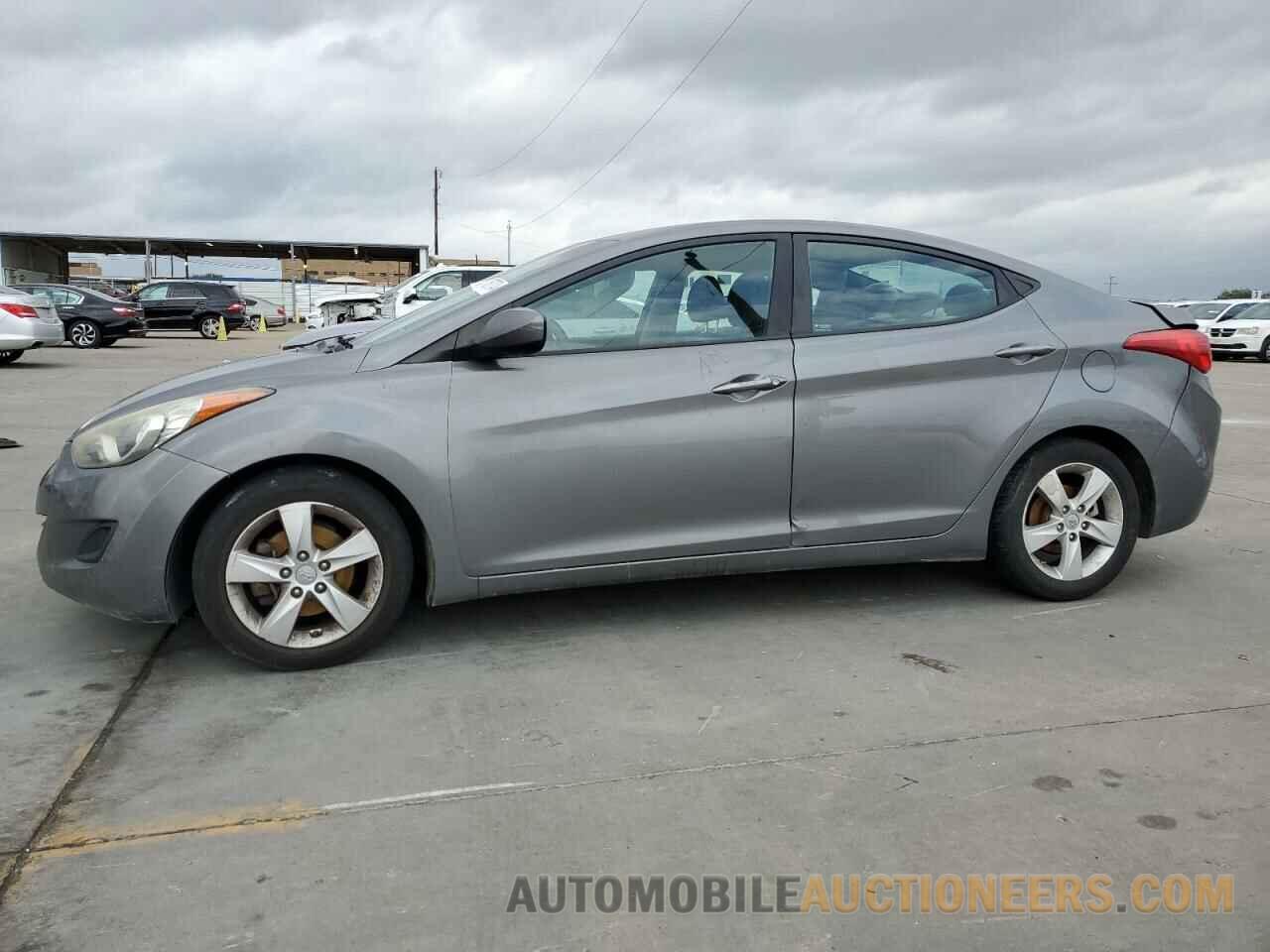 5NPDH4AE1DH350872 HYUNDAI ELANTRA 2013