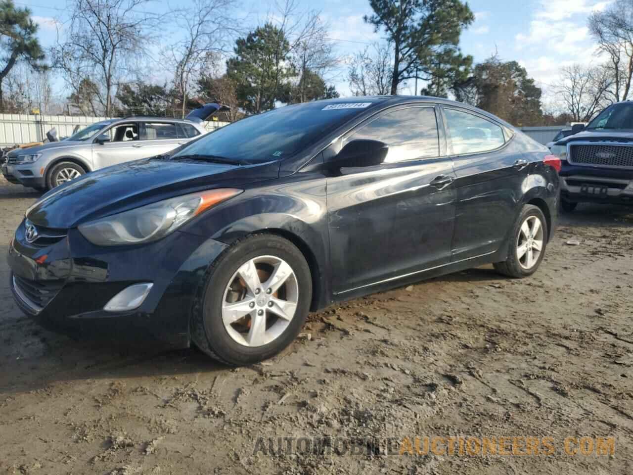 5NPDH4AE1DH366893 HYUNDAI ELANTRA 2013