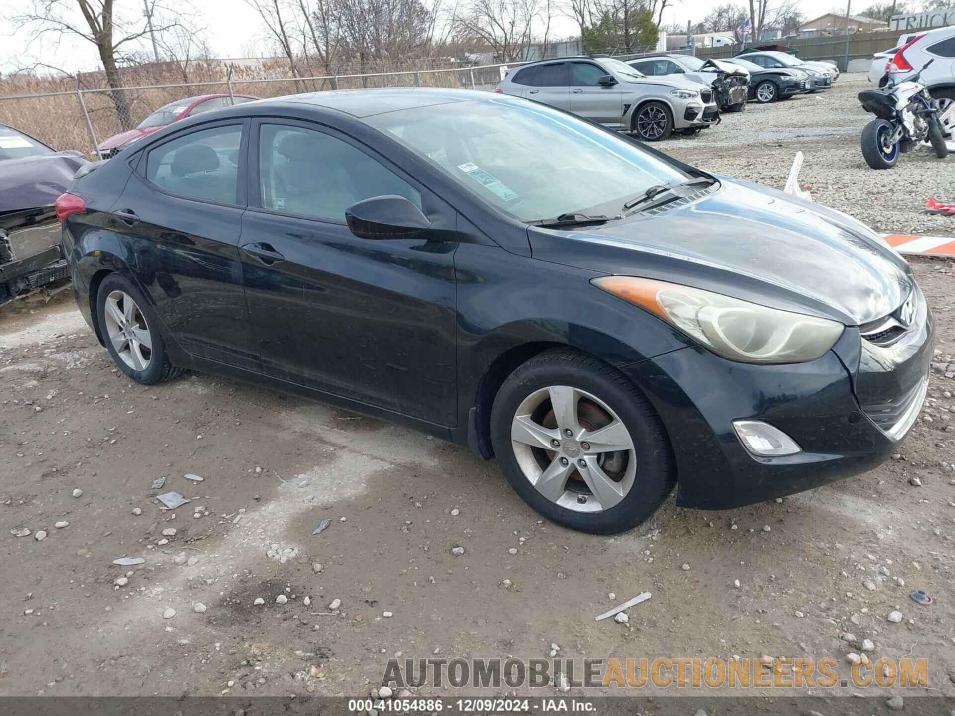 5NPDH4AE1DH372127 HYUNDAI ELANTRA 2013