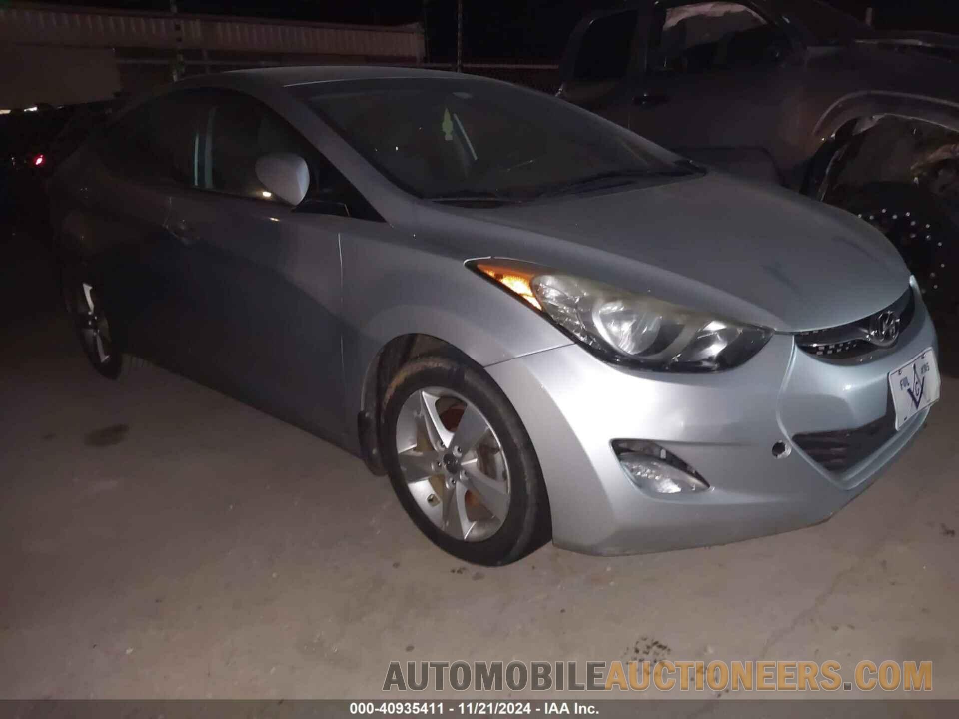 5NPDH4AE1DH393589 HYUNDAI ELANTRA 2013