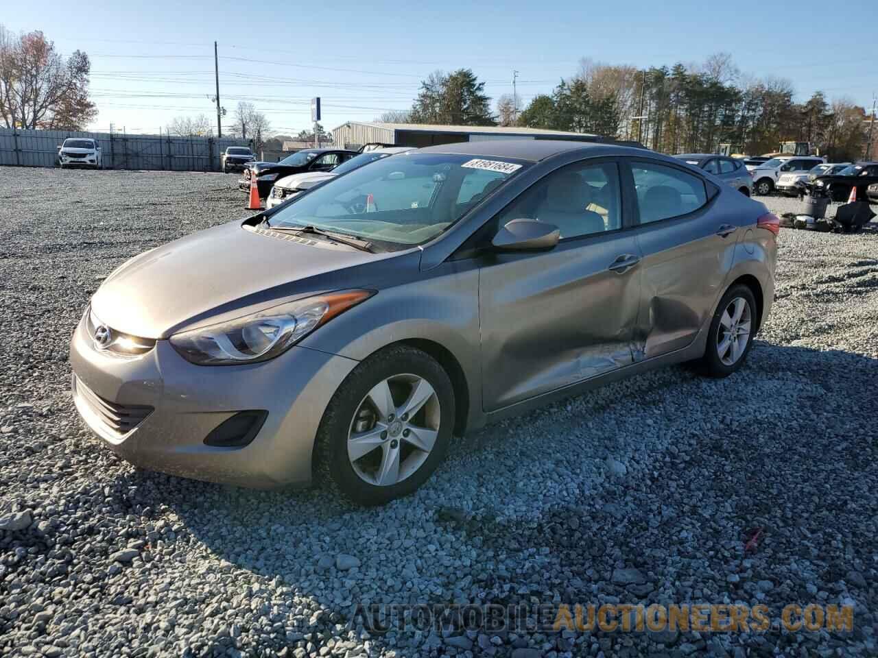 5NPDH4AE1DH423156 HYUNDAI ELANTRA 2013