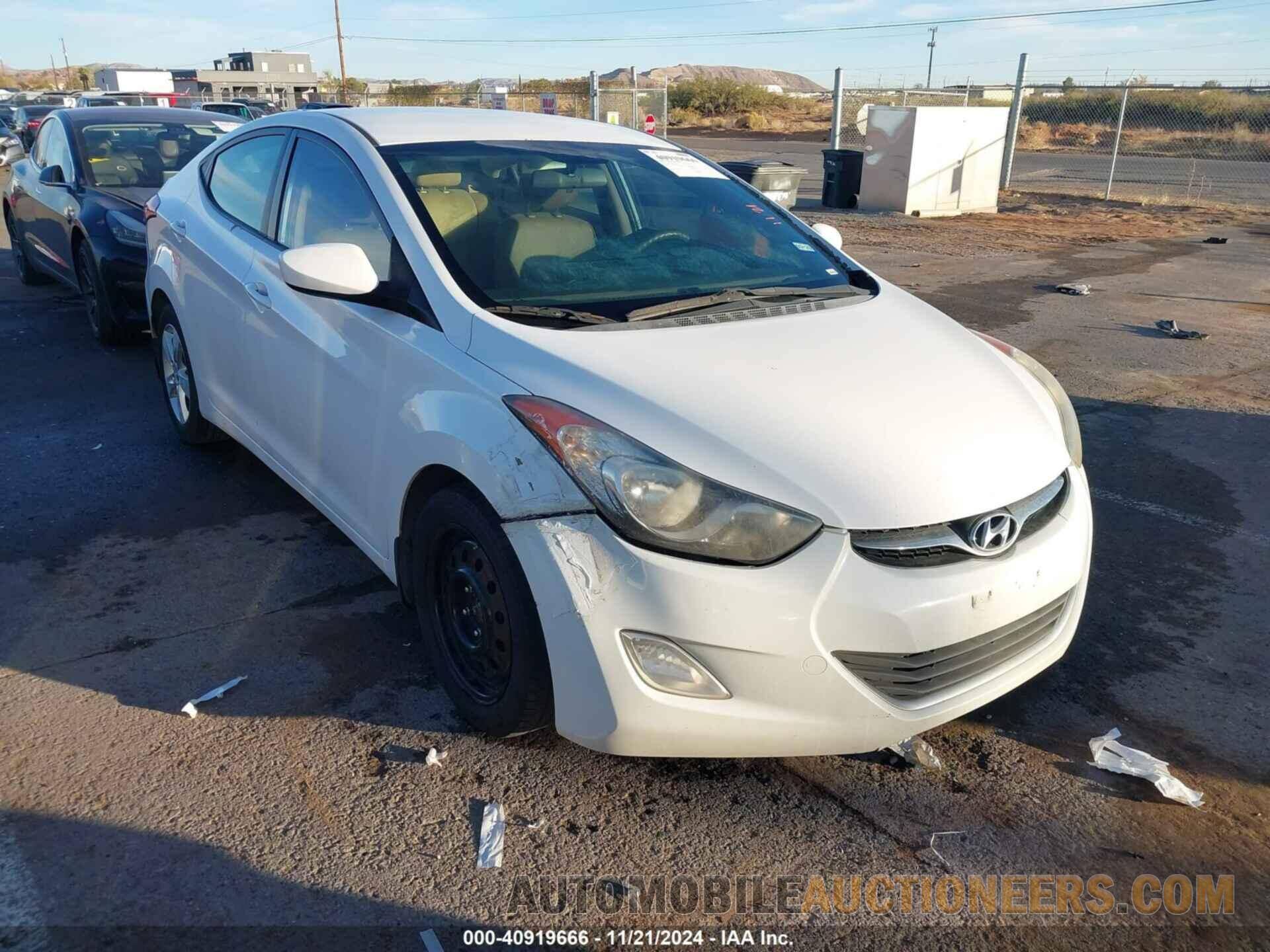 5NPDH4AE1DH426686 HYUNDAI ELANTRA 2013