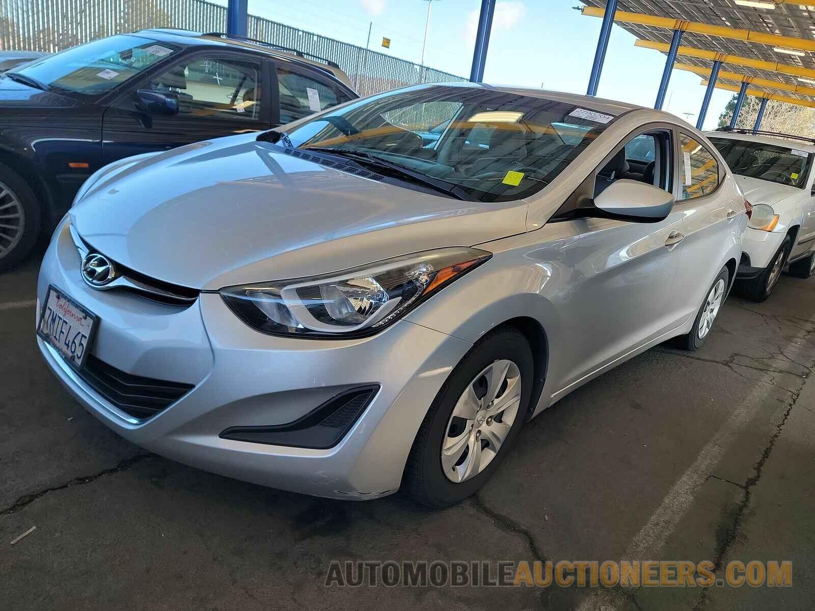 5NPDH4AE1GH707097 Hyundai Elantra SE 2016