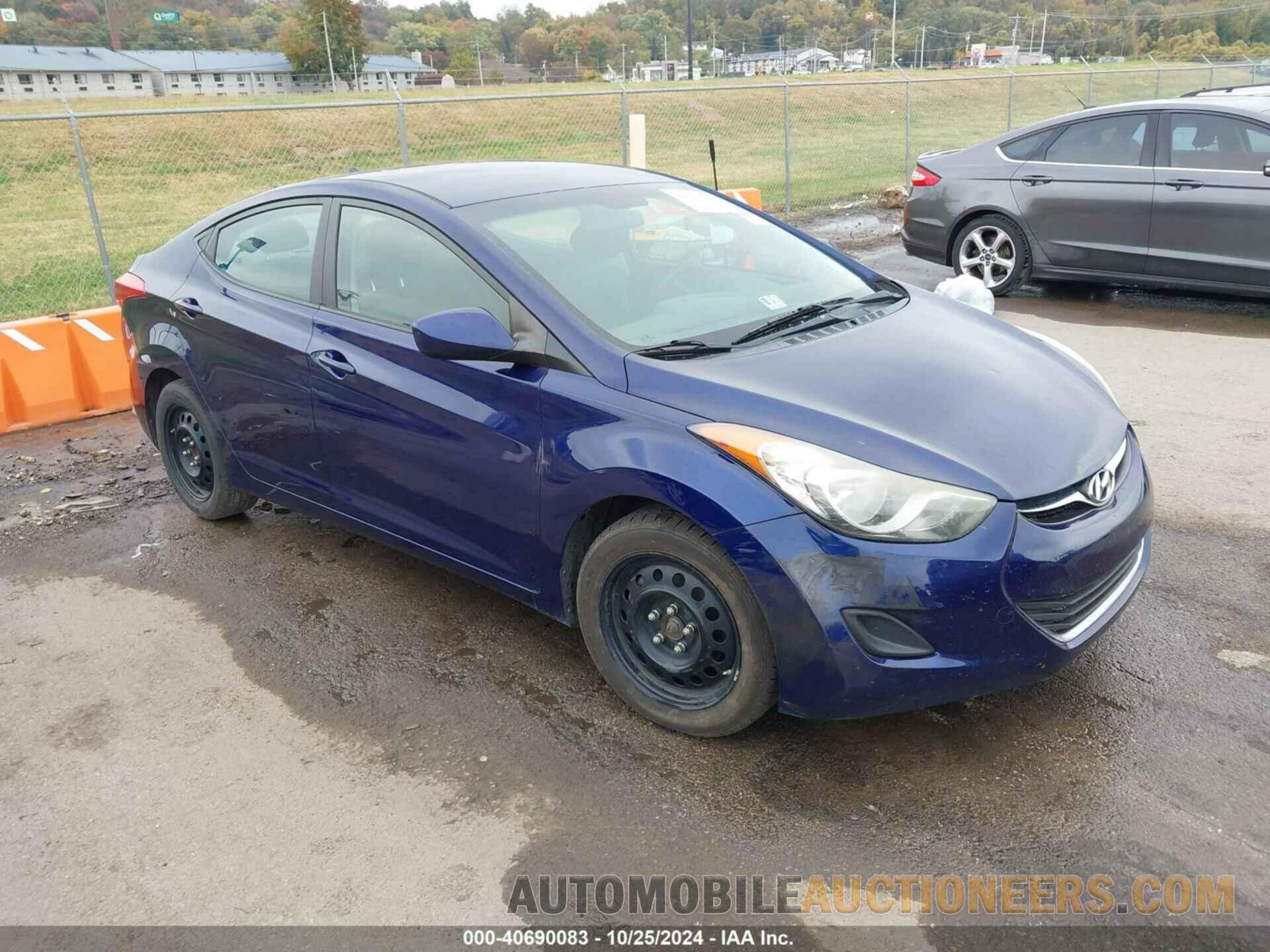 5NPDH4AE2BH032319 HYUNDAI ELANTRA 2011