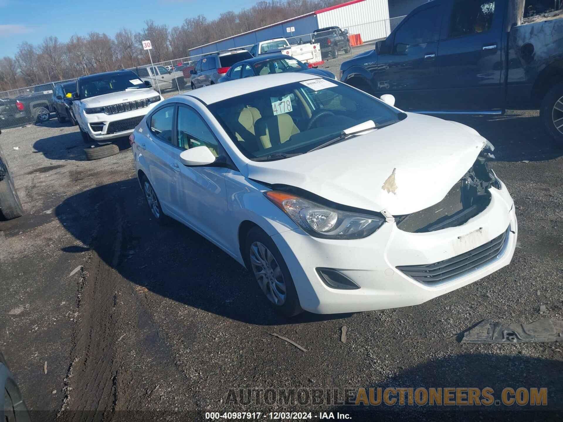 5NPDH4AE2DH164175 HYUNDAI ELANTRA 2013