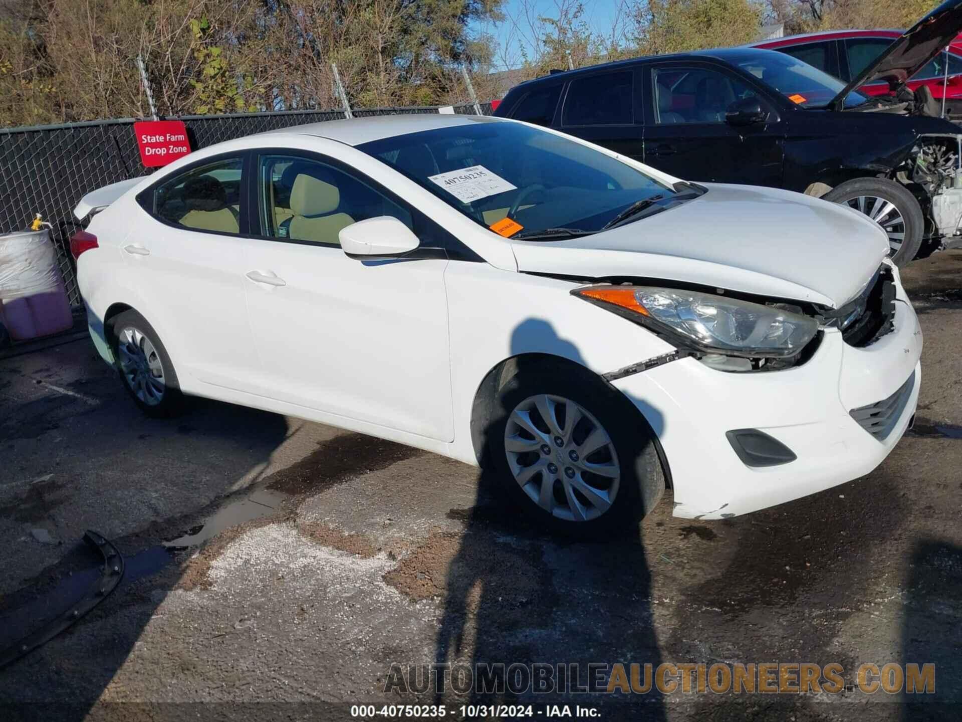 5NPDH4AE2DH185592 HYUNDAI ELANTRA 2013