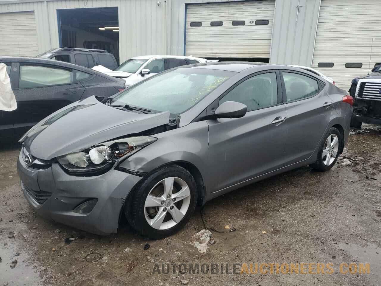 5NPDH4AE2DH213553 HYUNDAI ELANTRA 2013