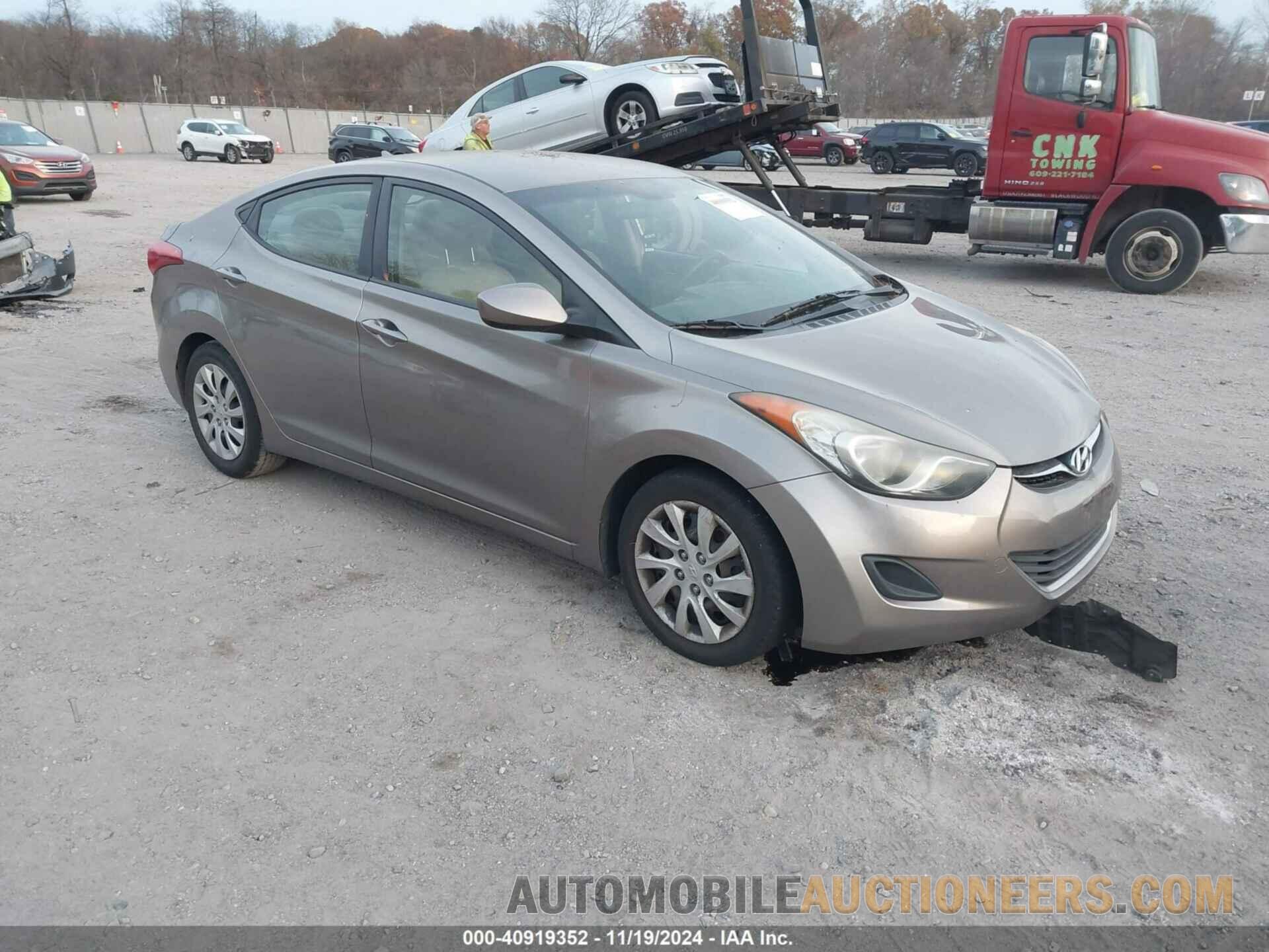 5NPDH4AE2DH227999 HYUNDAI ELANTRA 2013