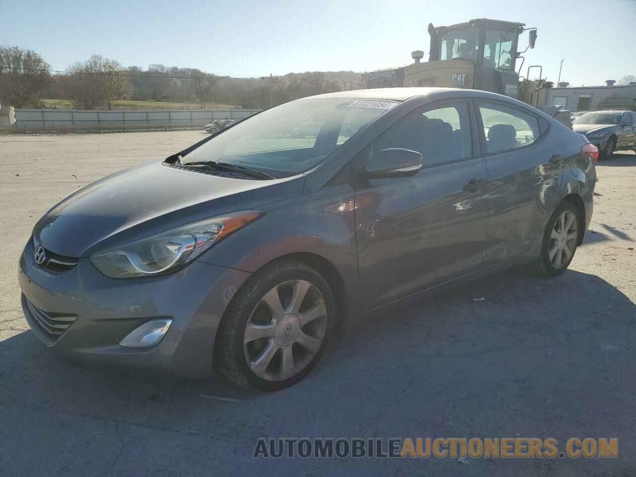 5NPDH4AE2DH266026 HYUNDAI ELANTRA 2013