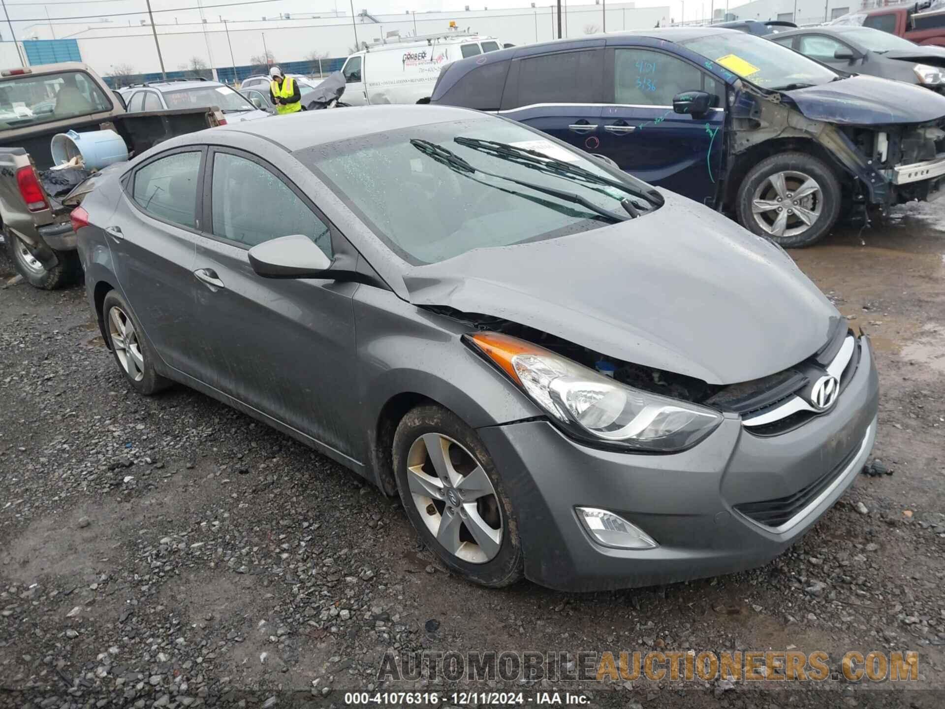 5NPDH4AE2DH288575 HYUNDAI ELANTRA 2013