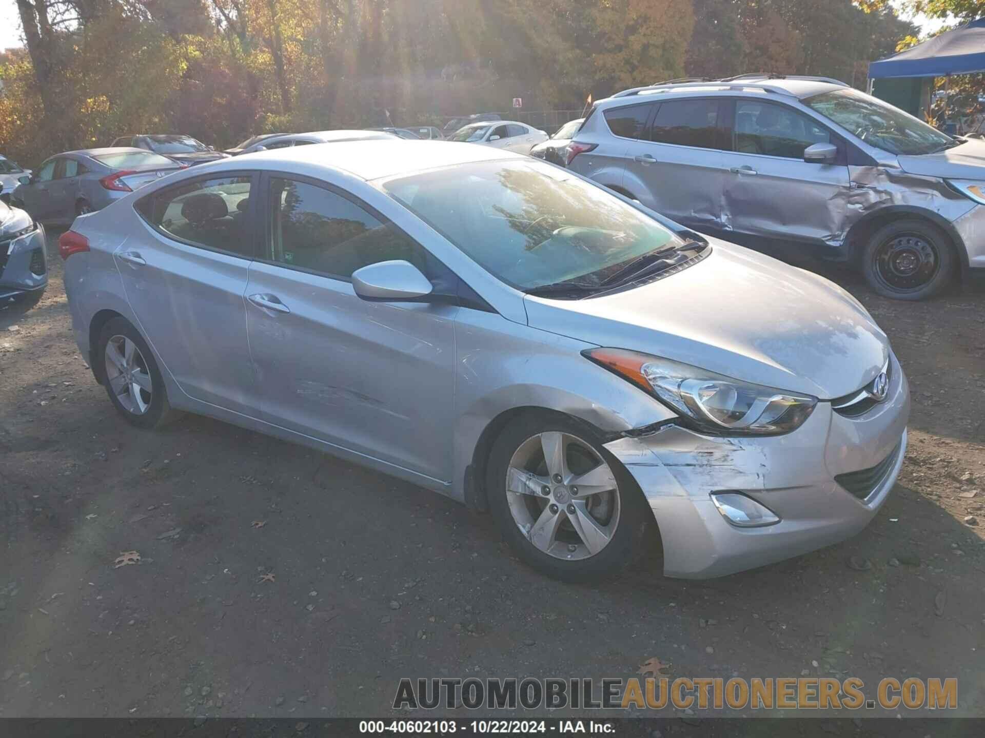 5NPDH4AE2DH292027 HYUNDAI ELANTRA 2013