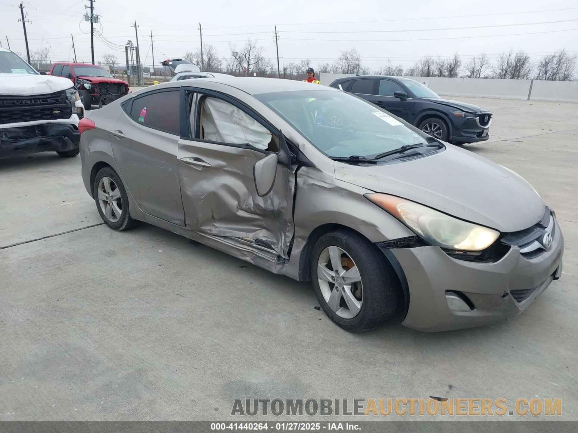 5NPDH4AE2DH338939 HYUNDAI ELANTRA 2013