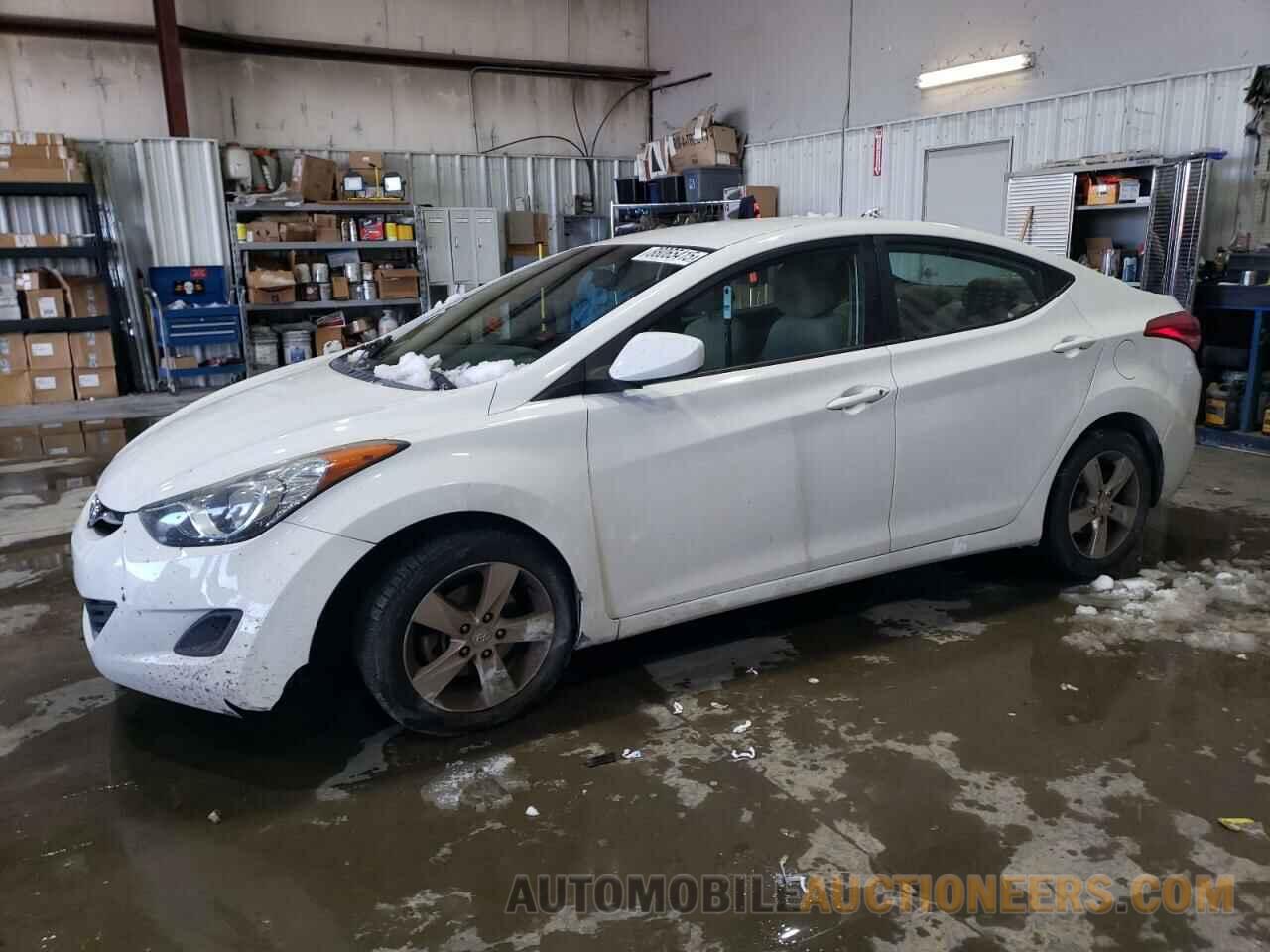 5NPDH4AE2DH390572 HYUNDAI ELANTRA 2013