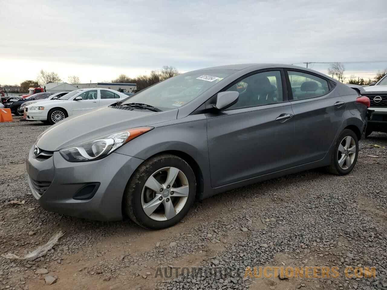 5NPDH4AE2DH417284 HYUNDAI ELANTRA 2013