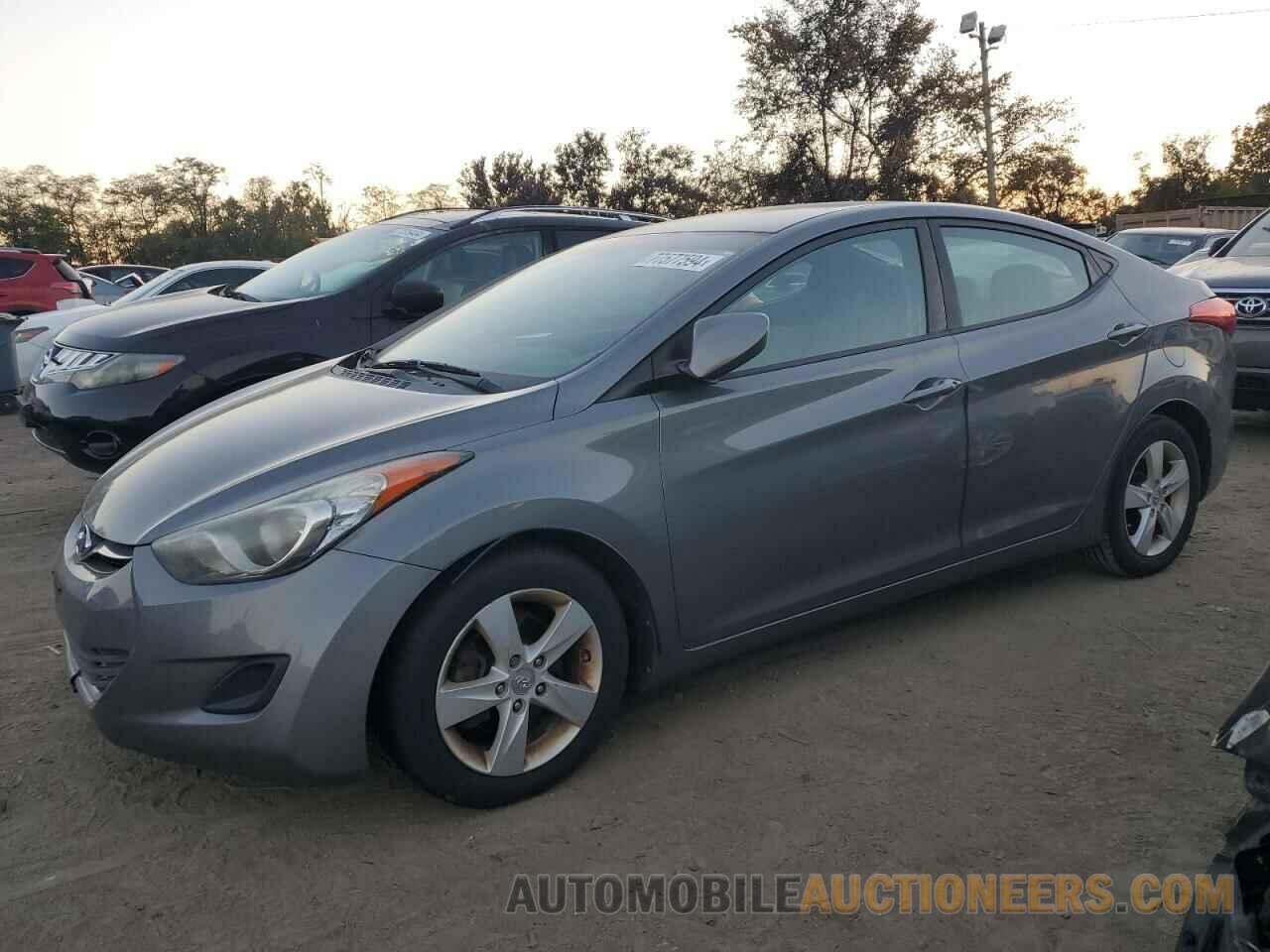 5NPDH4AE2DH449619 HYUNDAI ELANTRA 2013