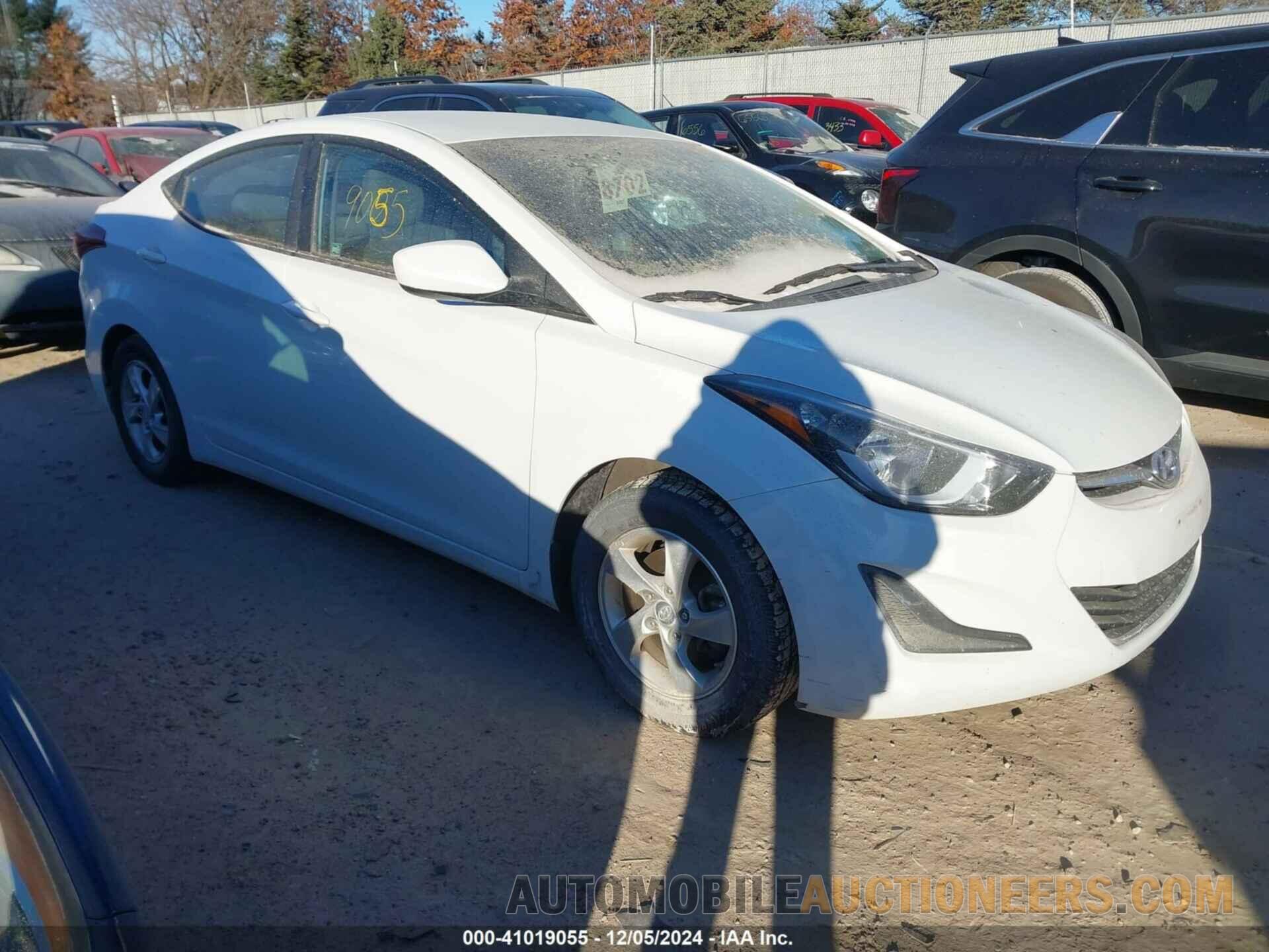 5NPDH4AE2FH640900 HYUNDAI ELANTRA 2015