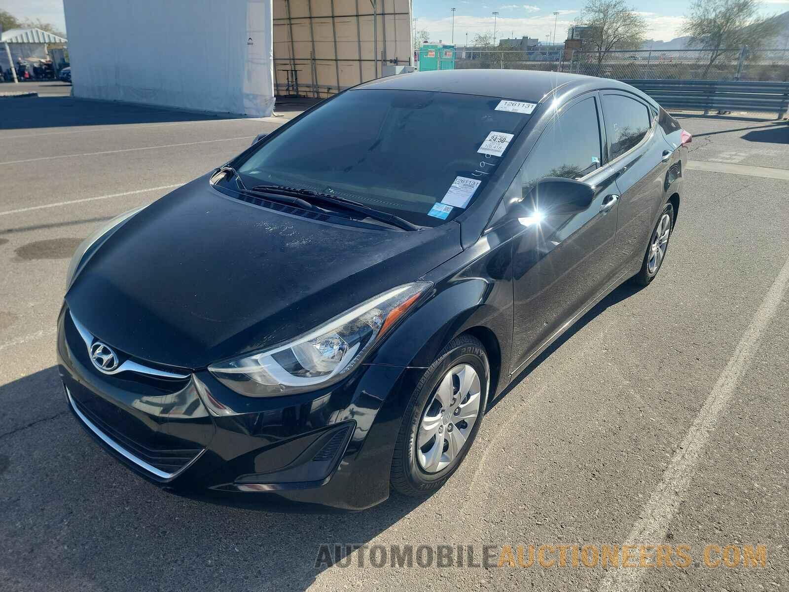 5NPDH4AE2GH695607 Hyundai Elantra SE 2016