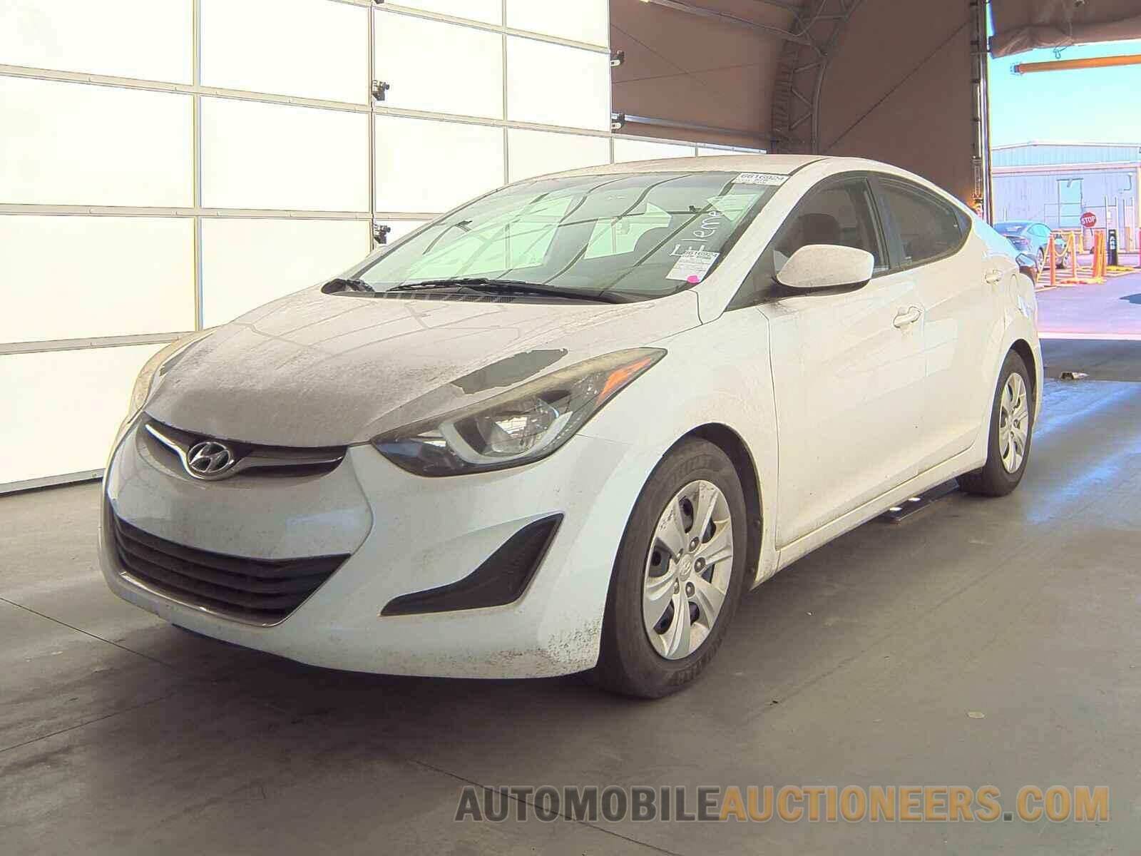 5NPDH4AE2GH737712 Hyundai Elantra SE 2016