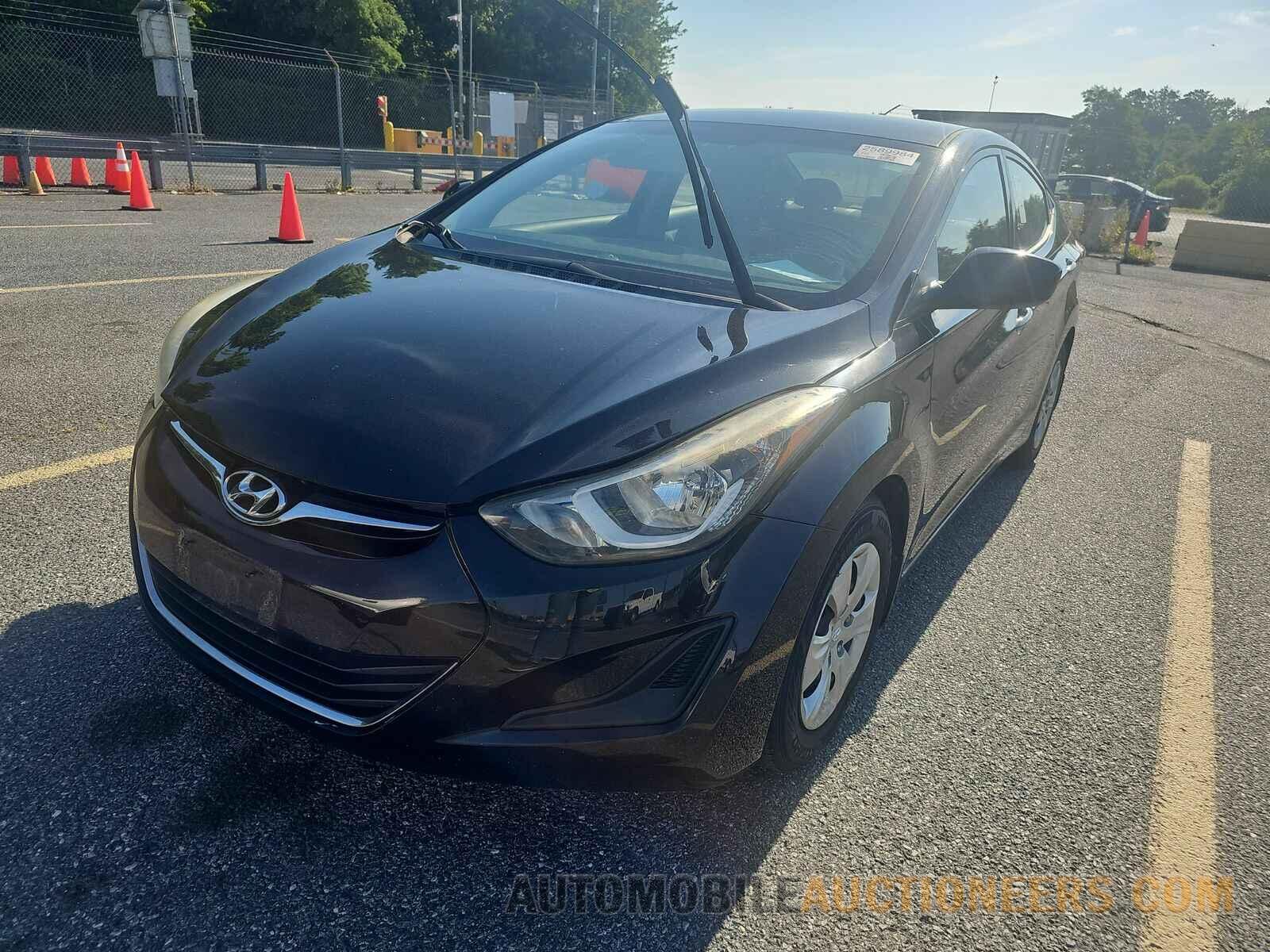 5NPDH4AE2GH766613 Hyundai Elantra SE 2016