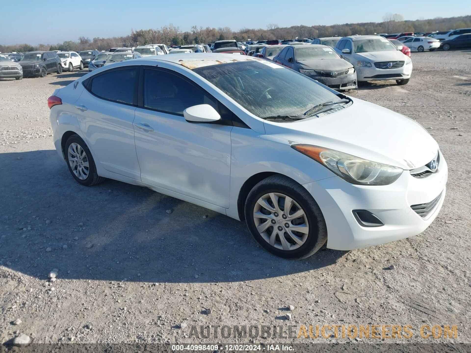 5NPDH4AE3BH028165 HYUNDAI ELANTRA 2011