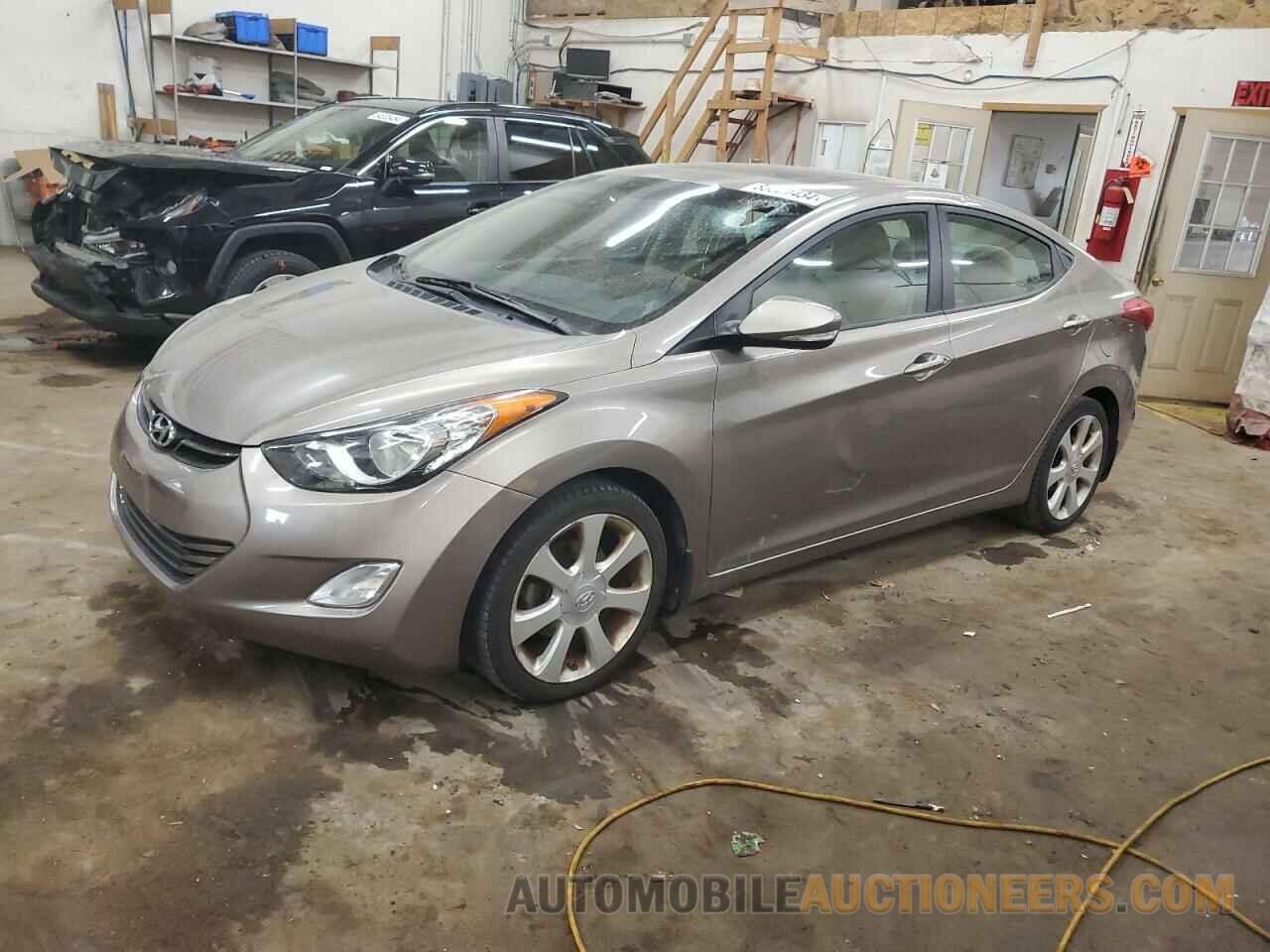 5NPDH4AE3DH214923 HYUNDAI ELANTRA 2013