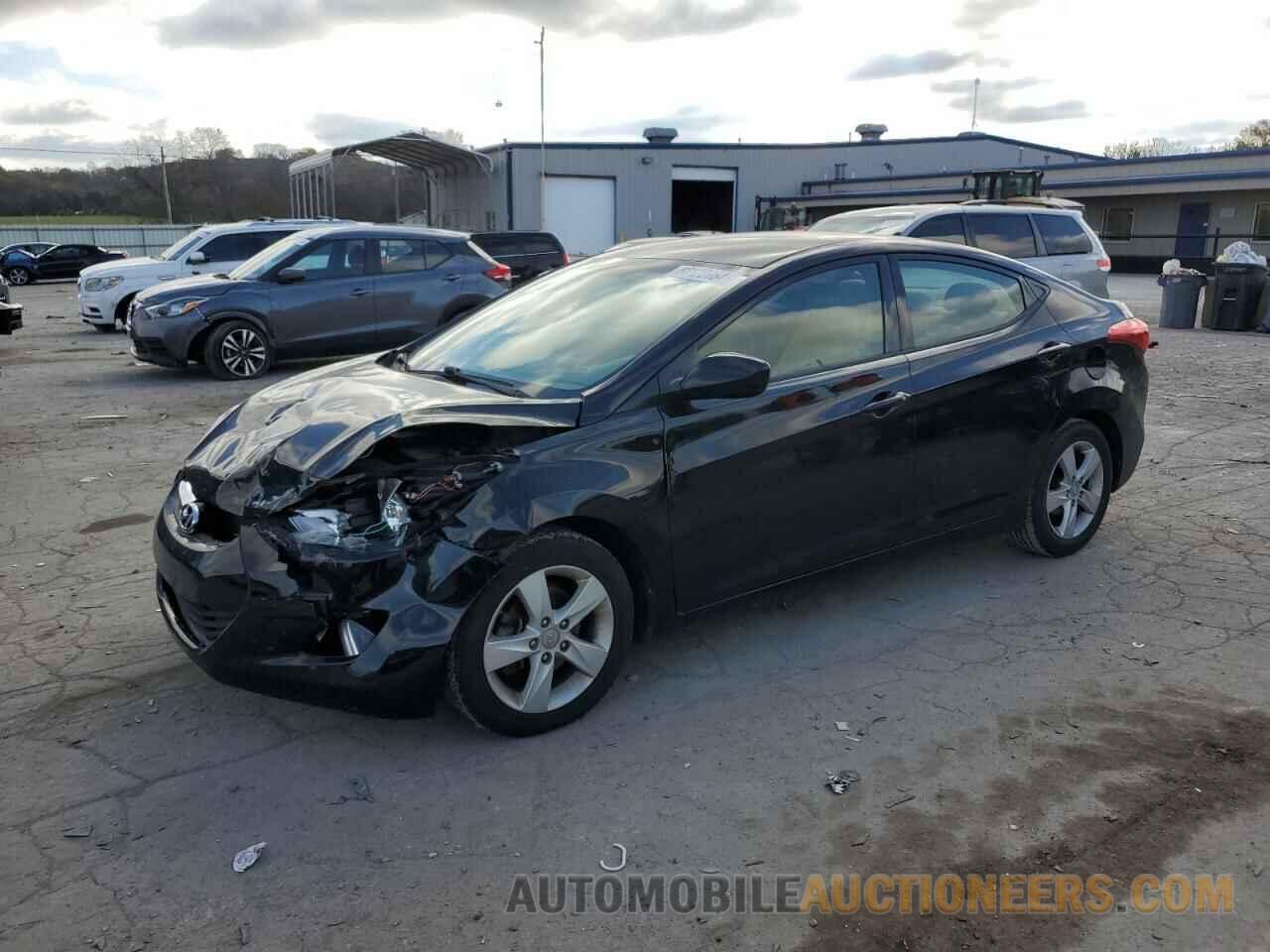 5NPDH4AE3DH267945 HYUNDAI ELANTRA 2013